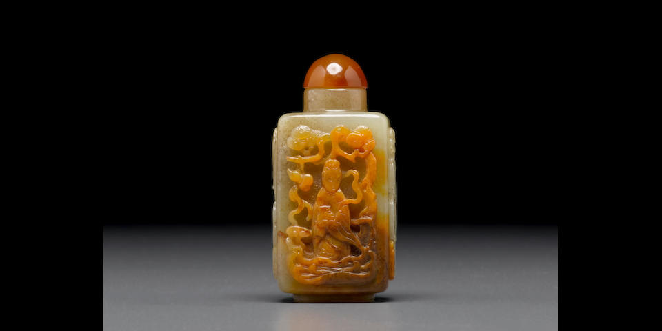 A yellow and russet jade snuff bottle 1820-1880