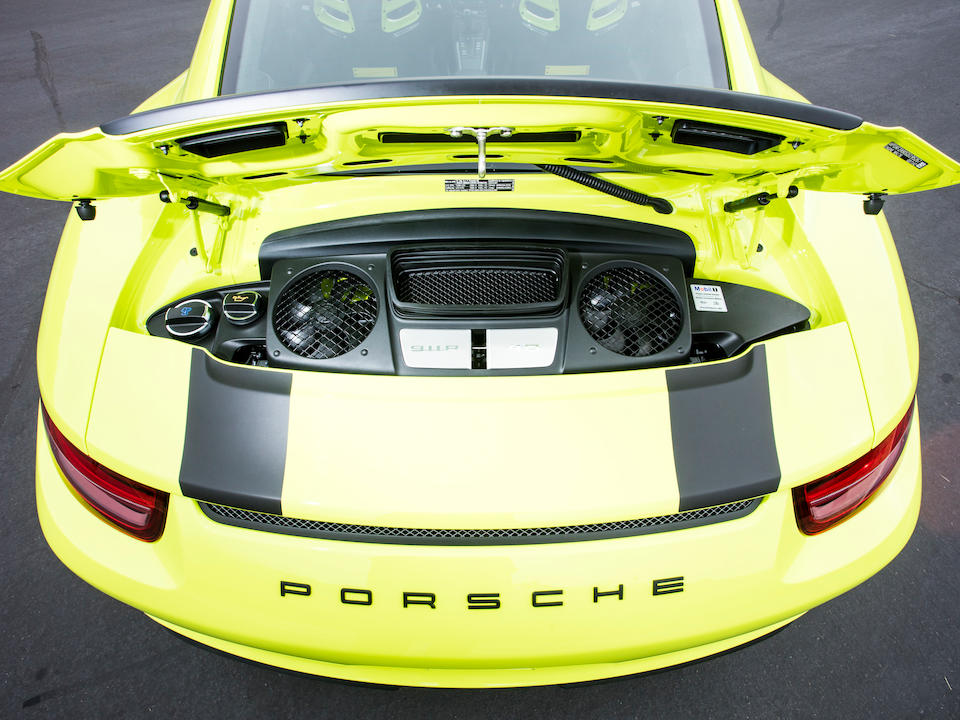 <b>2016 Porsche 911 R</b><br />VIN. WPOAF2A91GS187307
