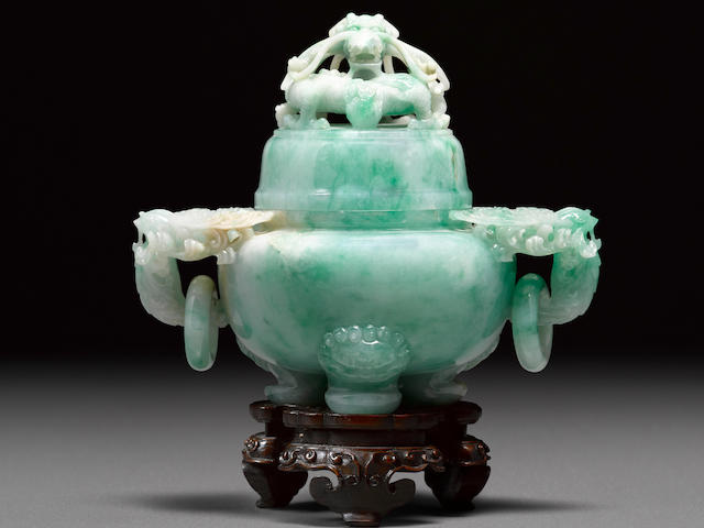A fine green jadeite incense burner and cover Late Qing/Republic period (3)