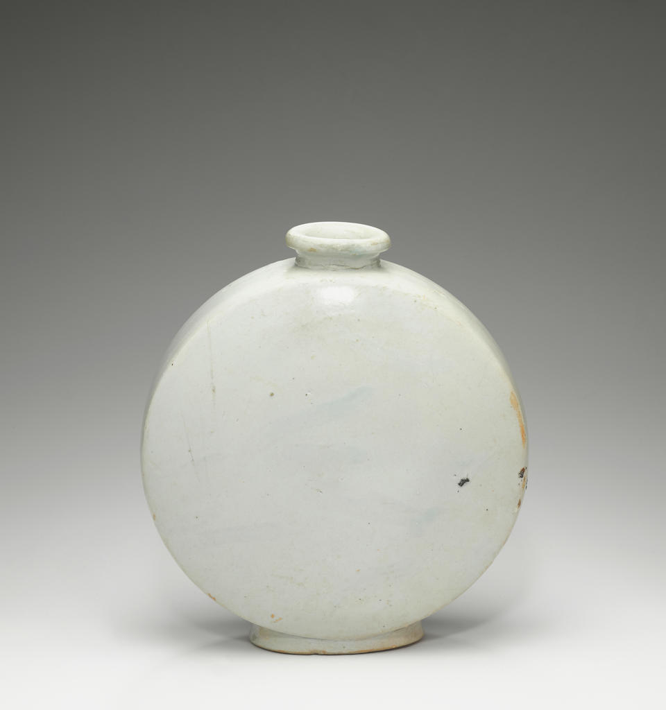 A large and fine porcelain Moon Flask Joseon dynasty (1392-1897), 16th/17th century