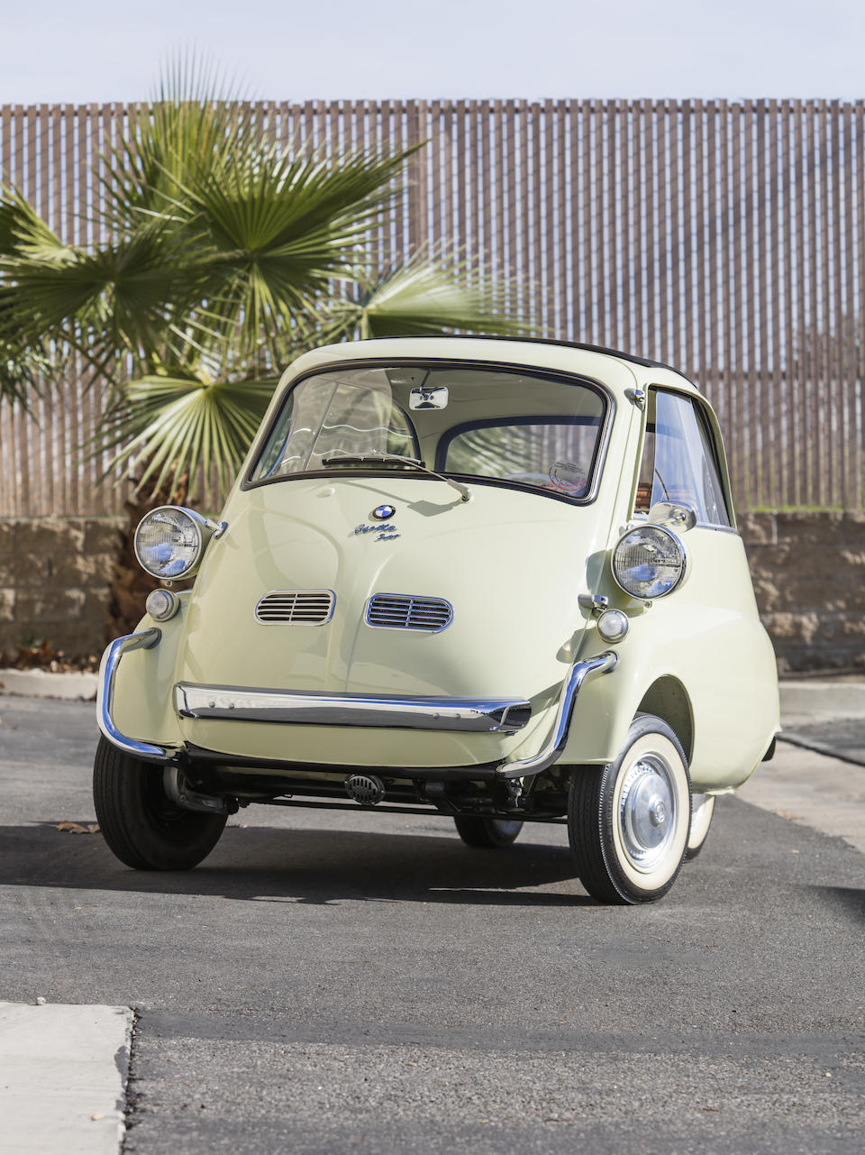 <b>1957 BMW Isetta 300</b><br />Chassis no. 506947