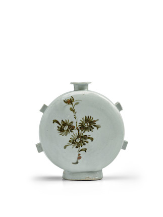 A fine iron-decorated porcelain moon flask Joseon dynasty (1392-1897), 17th/18th century image 1