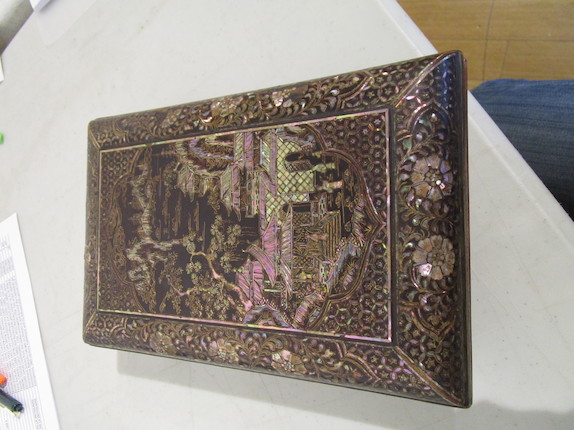 A shell-inlaid lacquer suzuribako (writing box) Edo period (1615-1868), 19th century image 31