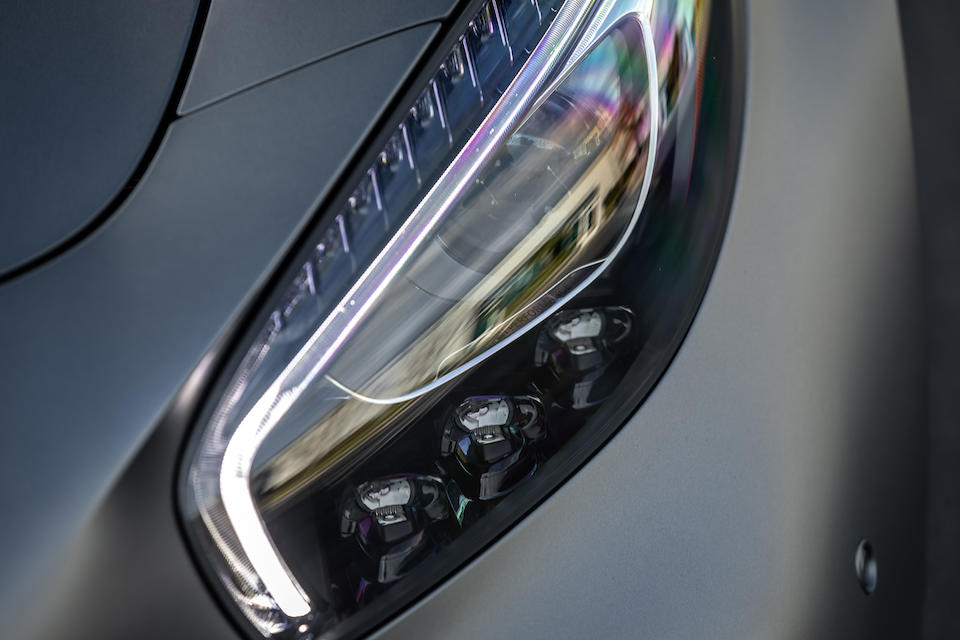 2018 Mercedes-AMG GT R  VIN. WDDYJ7KA4JA018209