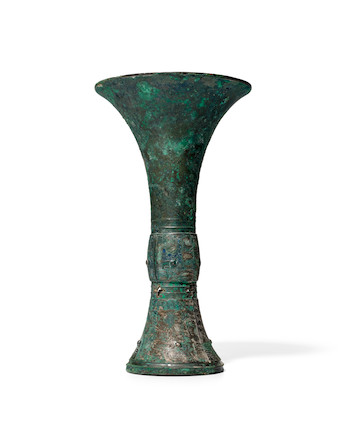 AN ARCHAIC BRONZE WINE VESSEL, Gu  Late Shang/Early Western Zhou, 13th-11th centuries BCE image 6