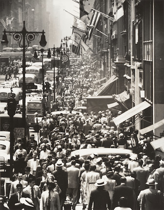 Andreas Feininger (1906-1999); Lunch Rush on Fifth Avenue, New York; image 1