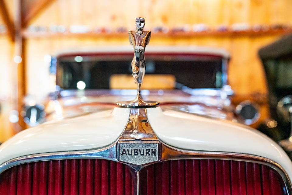 <B>1933 Auburn 8-101A Cabriolet</B><br />Chassis no. 1329F