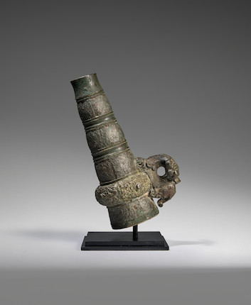 A RARE ARCHAIC BRONZE HANDLE FOR A BELL, YONG Eastern Zhou dynasty, 6th-5th century B.C. image 4