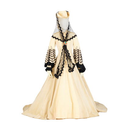 AN IMPORTANT VIVIEN LEIGH GOWN FROM THE HONEYMOON SCENE IN GONE WITH THE WIND image 2