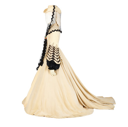 AN IMPORTANT VIVIEN LEIGH GOWN FROM THE HONEYMOON SCENE IN GONE WITH THE WIND image 5