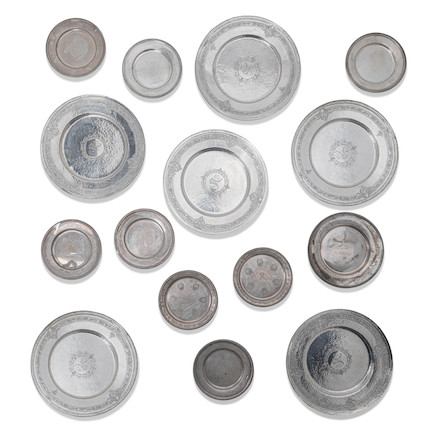 THIRTY-ONE AMERICAN STERLING SILVER PLATES by various makers, 19th/20th century image 1