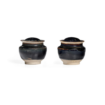 A PAIR OF SMALL HENAN BLACK-GLAZED LIDDED JARS Song/Jin dynasty image 1