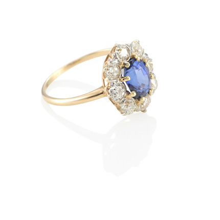 A GOLD, SAPPHIRE AND DIAMOND RING image 3
