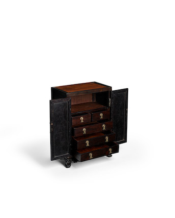 A ZITAN AND HUANGHUALI SCHOLAR'S DESK CABINET WITH DRAGON APRON, ANTOUGUI Qing Dynasty, 17th/18th century image 4