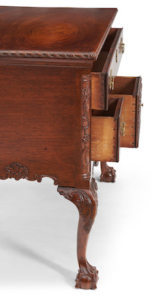 Exceptional Carved and Figured Mahogany Chippendale Dressing Table, Philadelphia, Pennsylvania, c. 1765. image 4