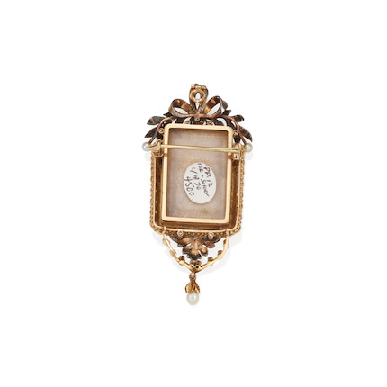 A GOLD, SILVER-TOPPED GOLD, CULTURED PEARL AND DIAMOND CAMEO PENDANT BROOCH image 2