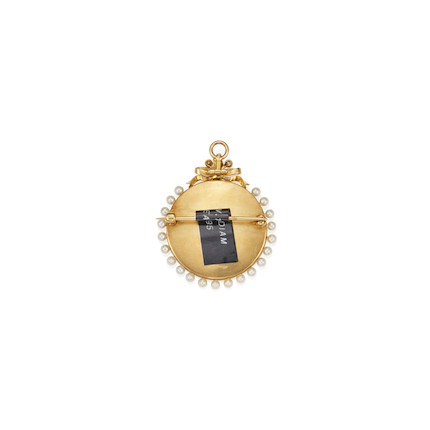 A GOLD, CULTURED PEARL AND DIAMOND PORTRAIT PENDANT BROOCH image 2