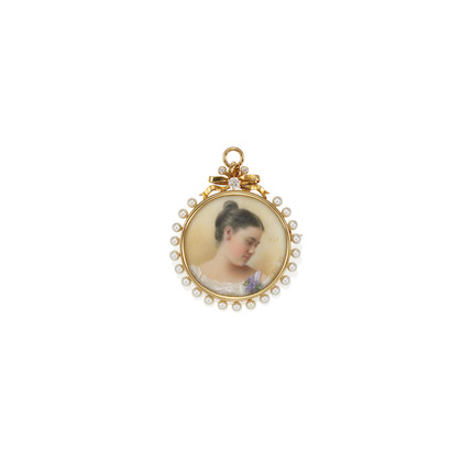 A GOLD, CULTURED PEARL AND DIAMOND PORTRAIT PENDANT BROOCH image 1