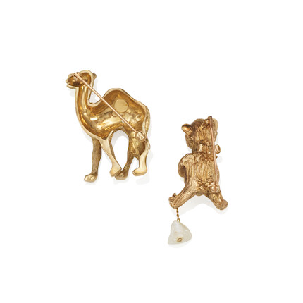 TWO GOLD AND RUBY ANIMAL BROOCHES image 2