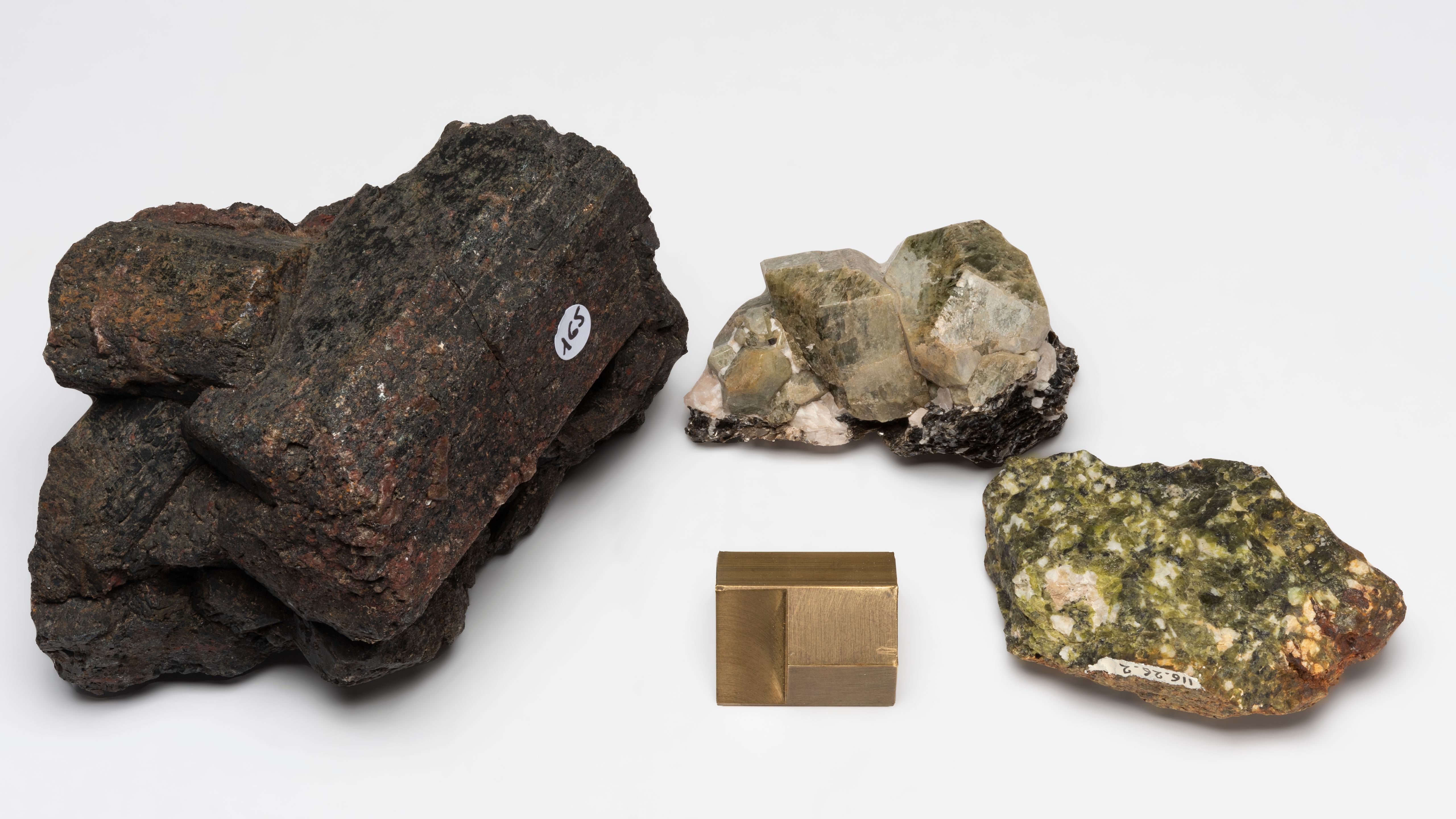 Large Pyroxene Pyroxene (LABELLED probably var - auctions & price archive