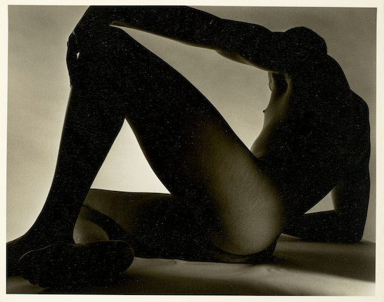 Horst P. Horst (1906-1999); Nu masculin allongé; image 1