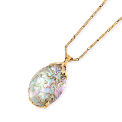 GILBERT ALBERT A GOLD, ABALONE SHELL AND CULTURED PEARL PENDANT NECKLACE image 3