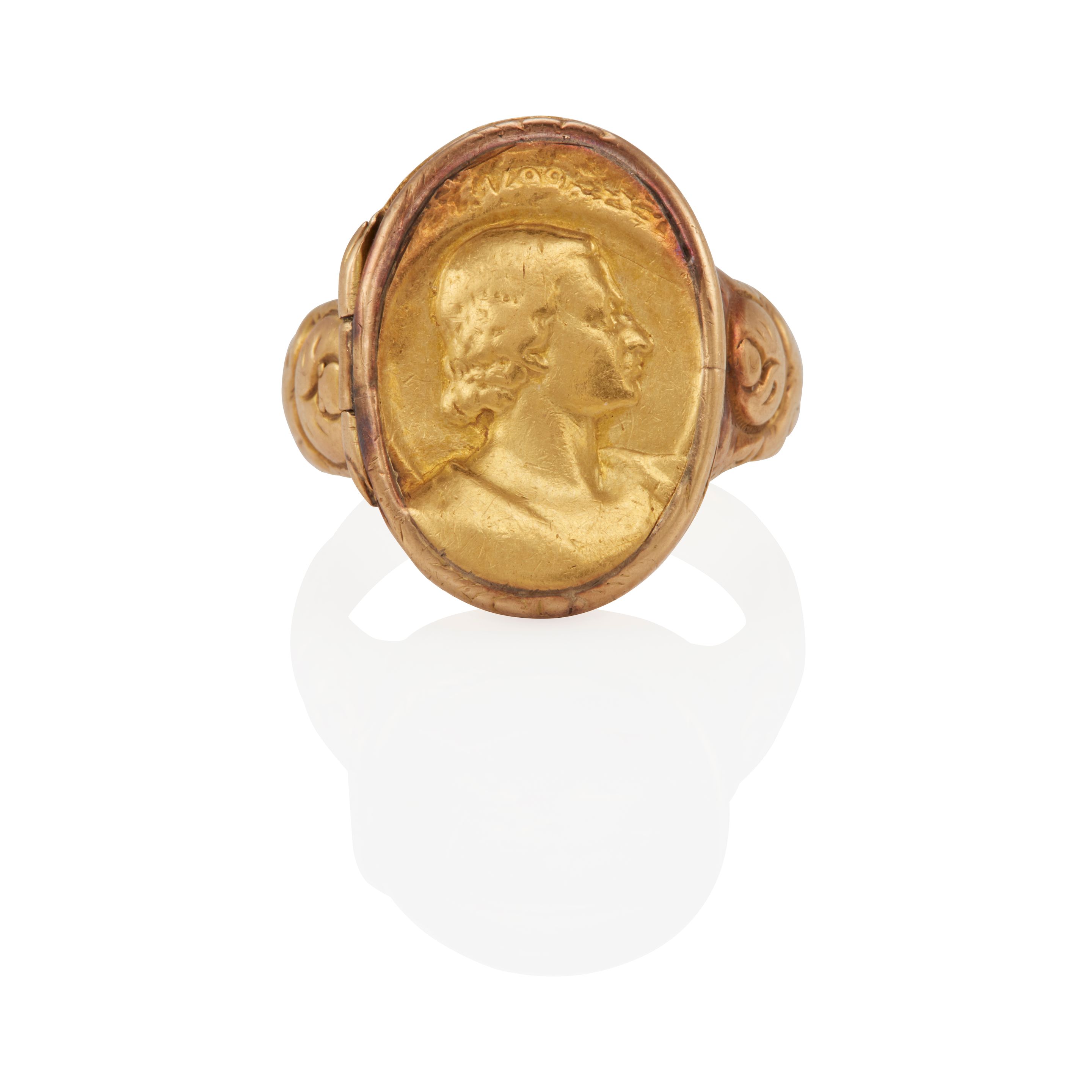 ANTIQUE GOLD LOCKET RING